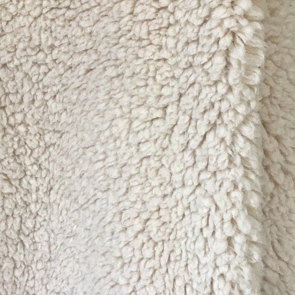 Cream Color Cowl Neck Sherpa Top Size L - Picture 2 of 3
